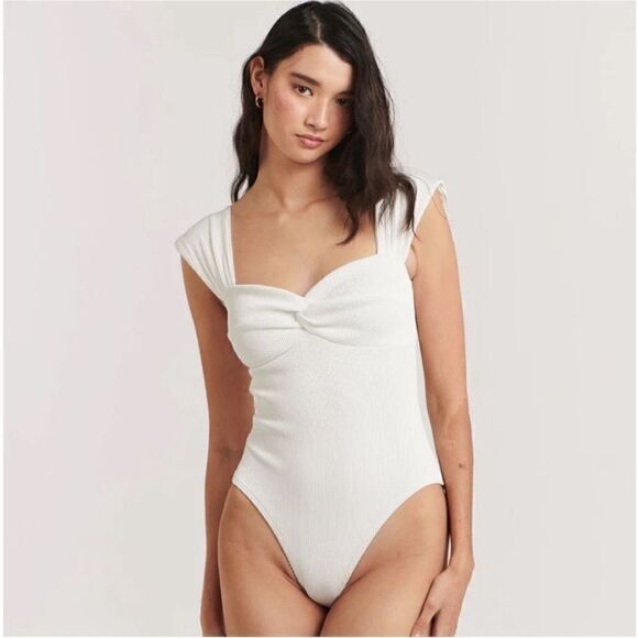 Charlie Holiday NWT Peyton One Piece Bikini Swimsuit in White Size 8 - Picture 4 of 11